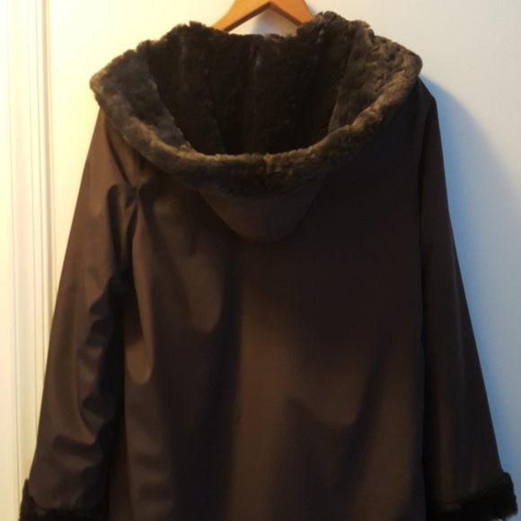 UTEX Size S Faux Fur Long Warm Coat Reversible - Picture 12 of 12